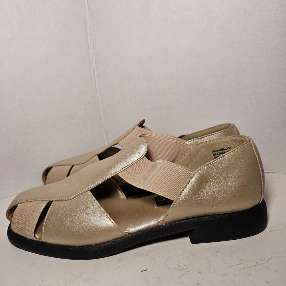 Vintage Womens 8W Joy Metallic Gold Leather Elastic Strap Sandals Grandmacore